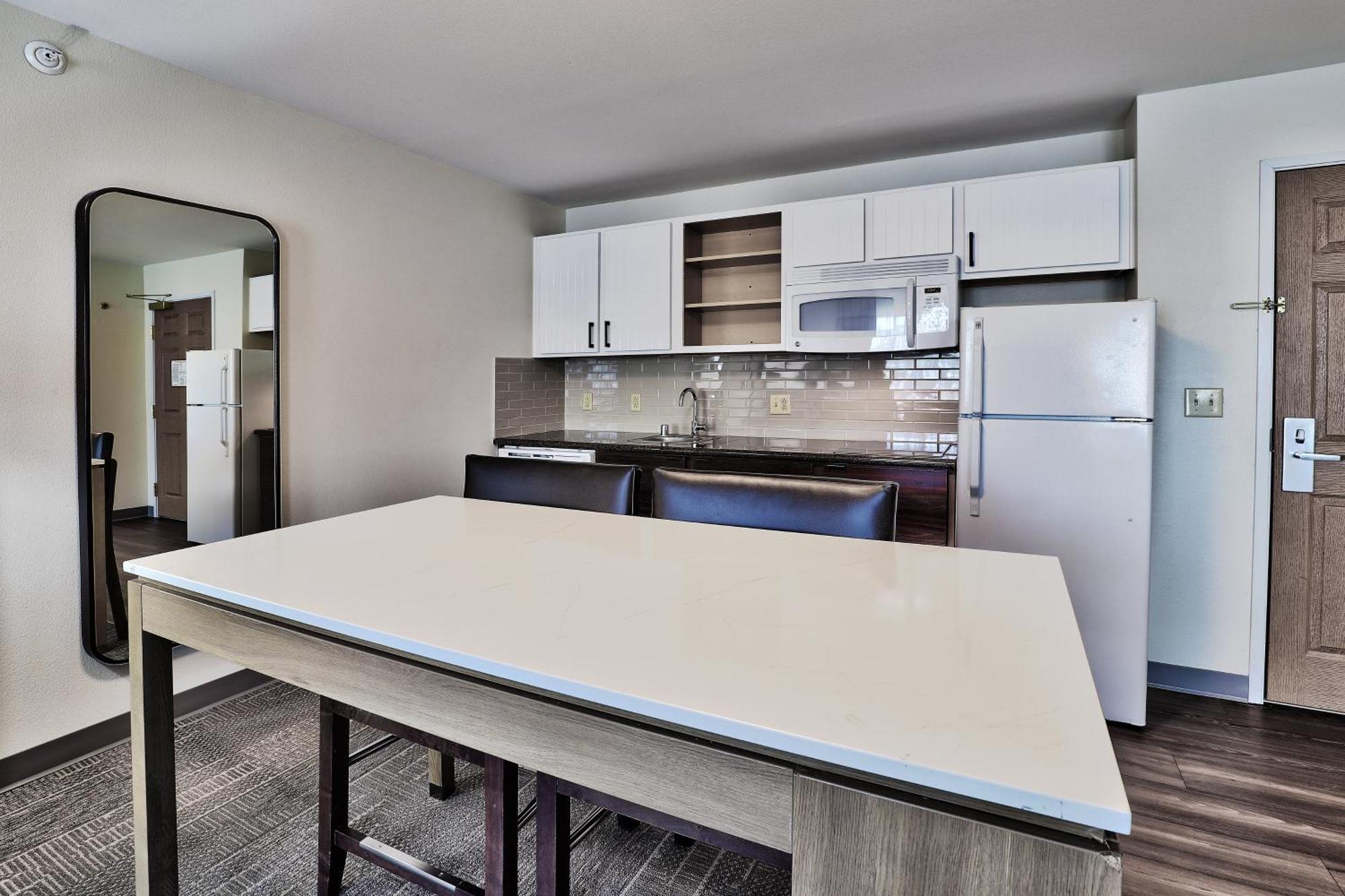 Staybridge - Airport By Ihg Hotel Albuquerque