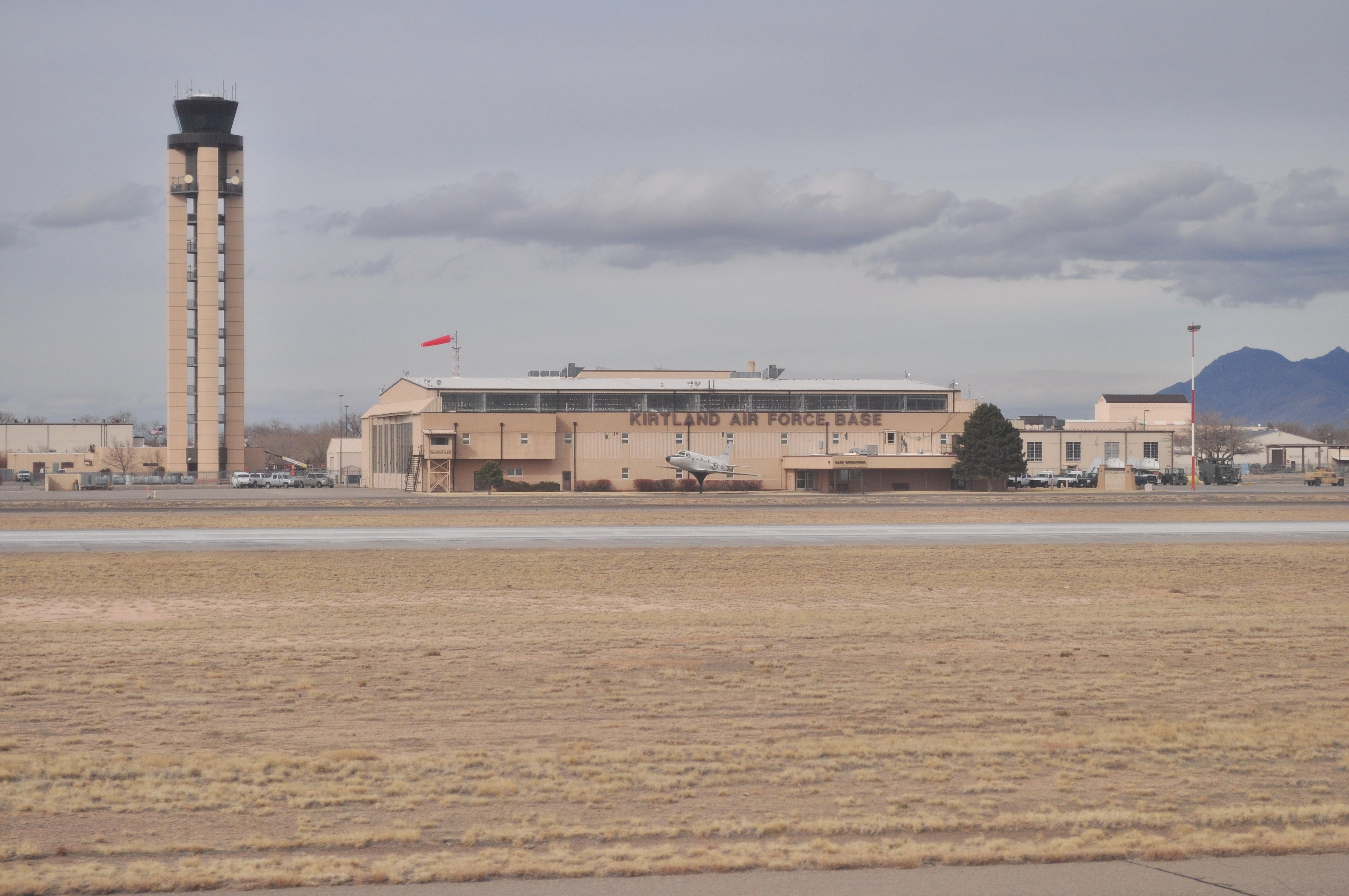 Staybridge - Airport By Ihg 3*