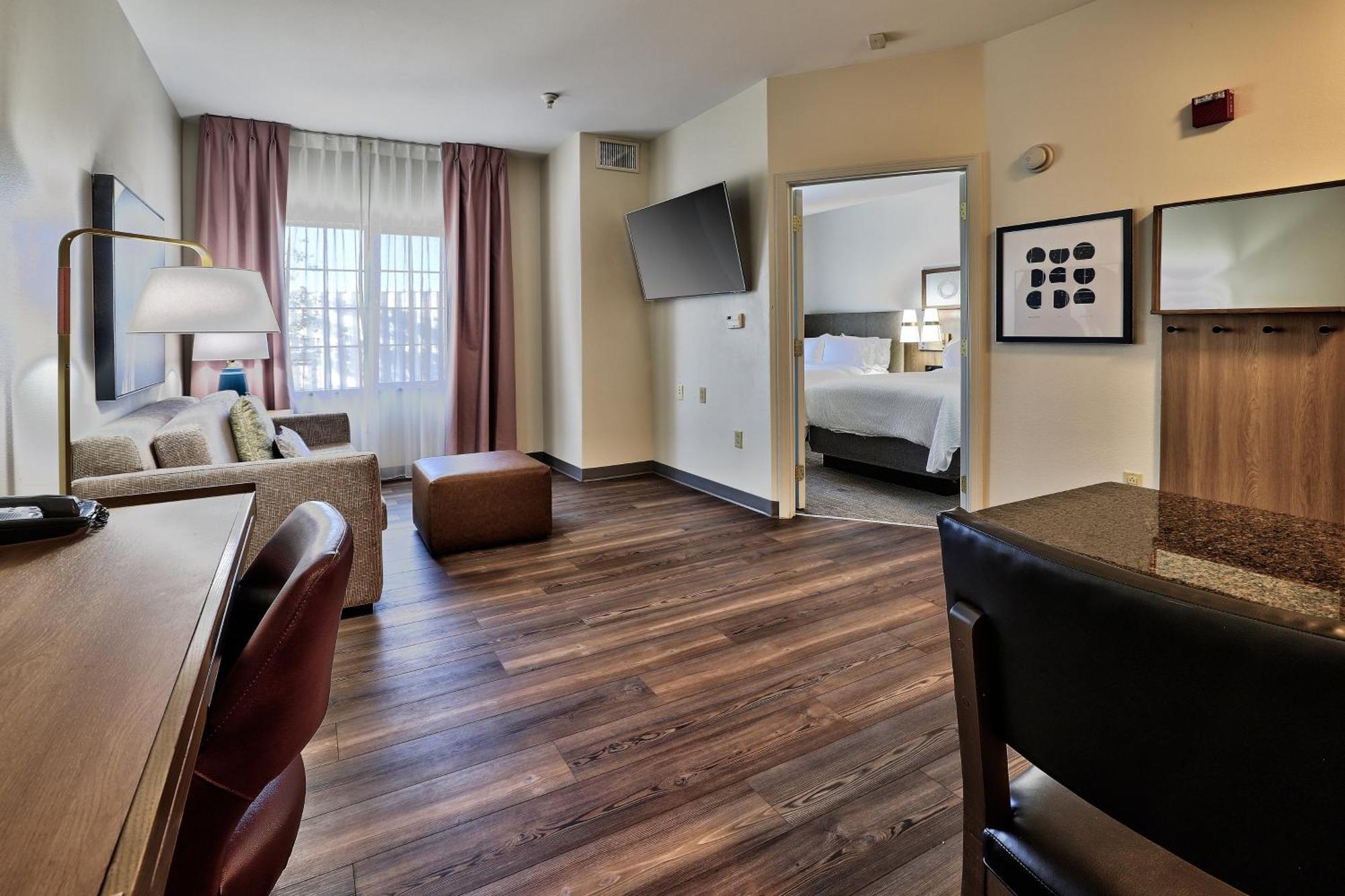 Staybridge - Airport By Ihg 3*