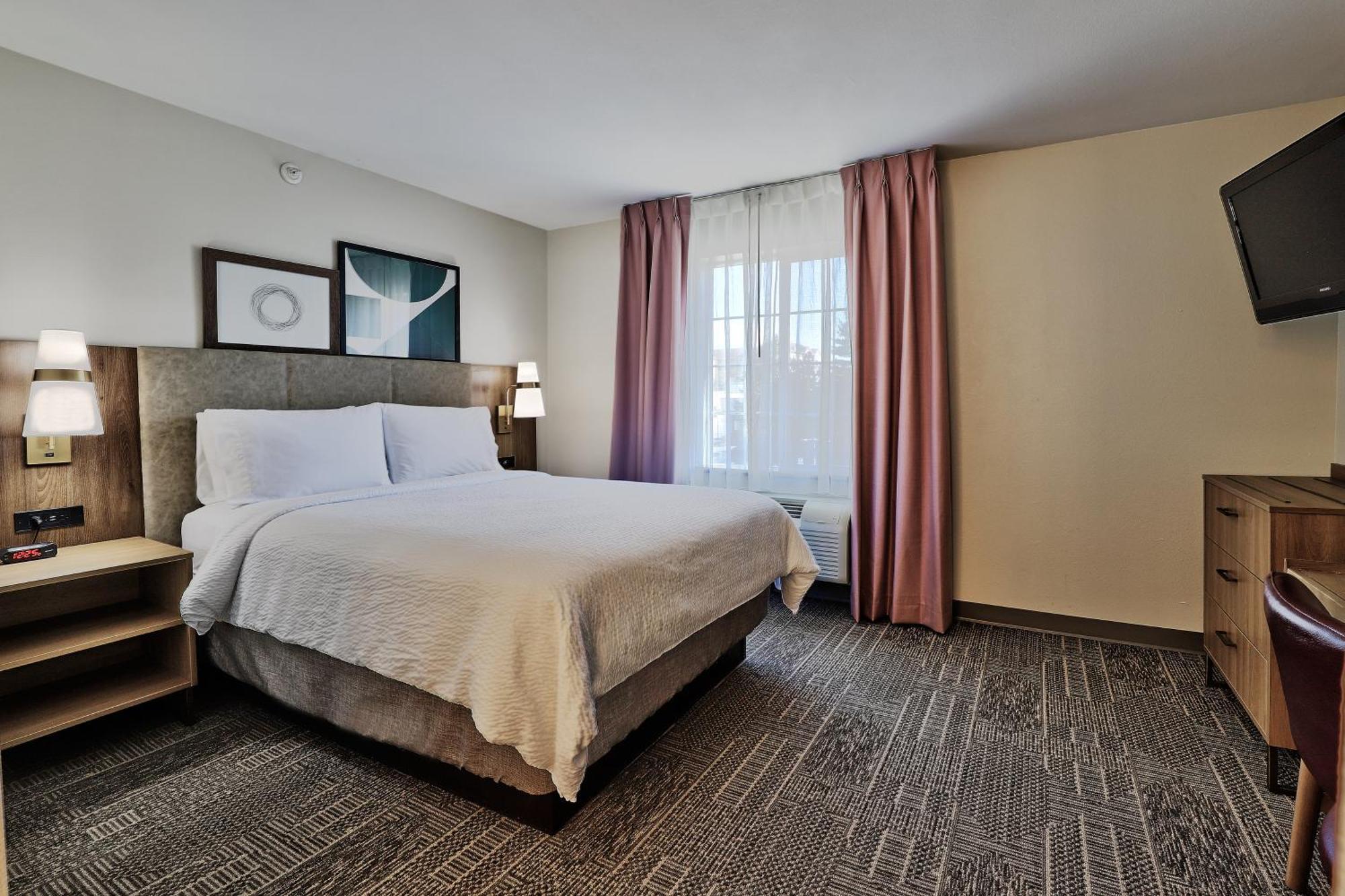 Hotel Staybridge - Airport By Ihg 3*