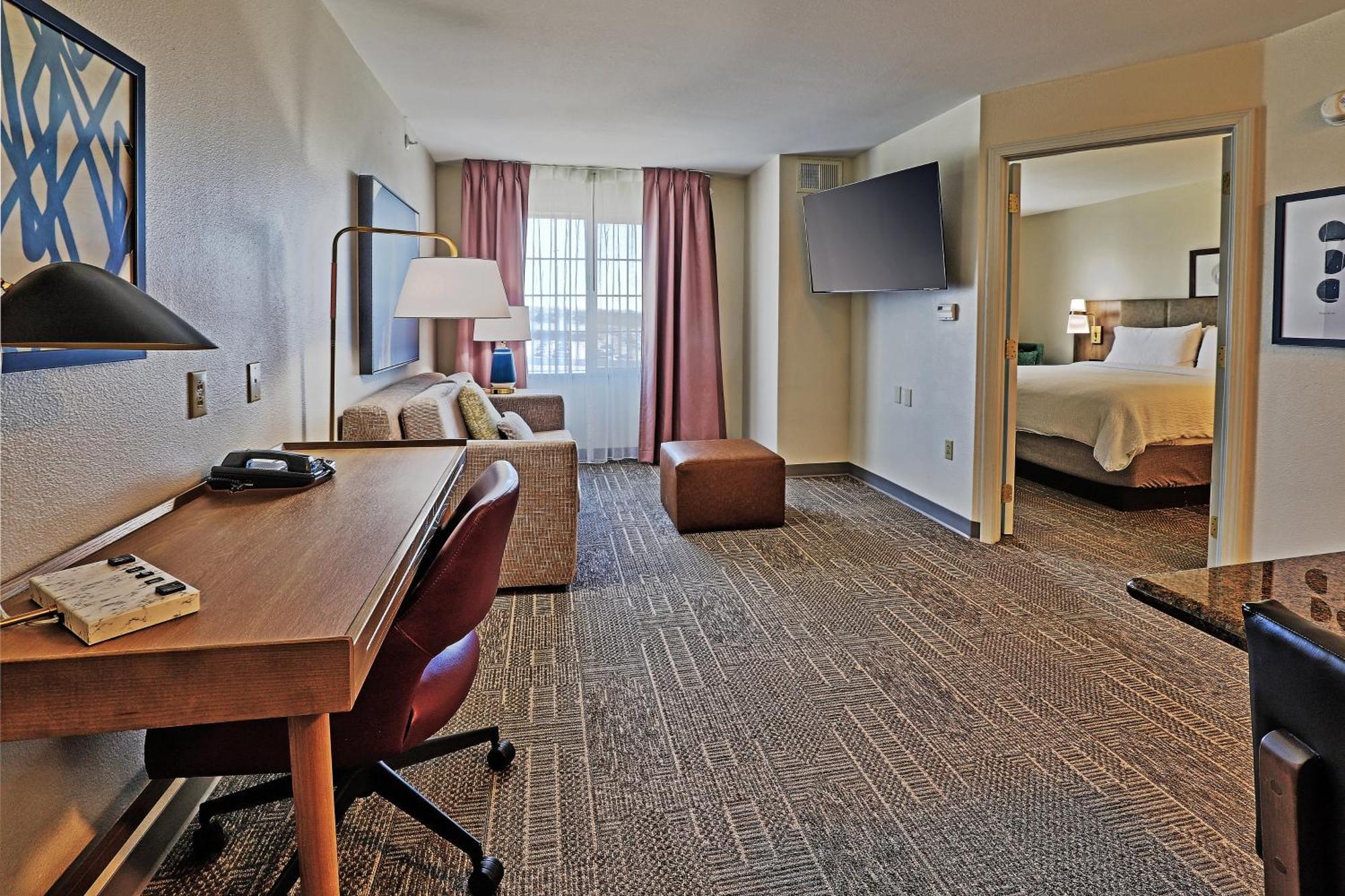 Staybridge - Airport By Ihg Hotel 3*