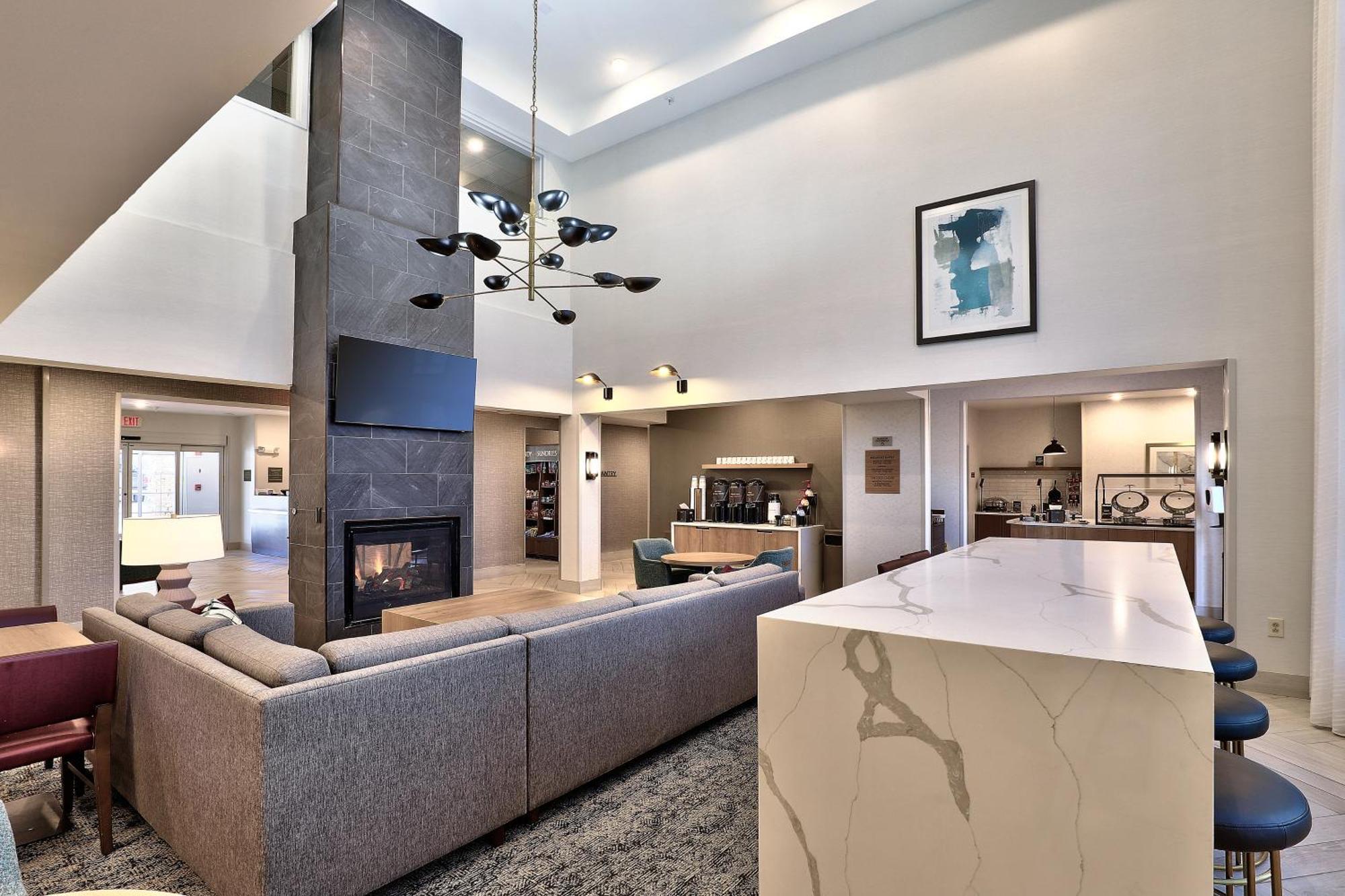 Hotel Staybridge - Airport By Ihg 3*