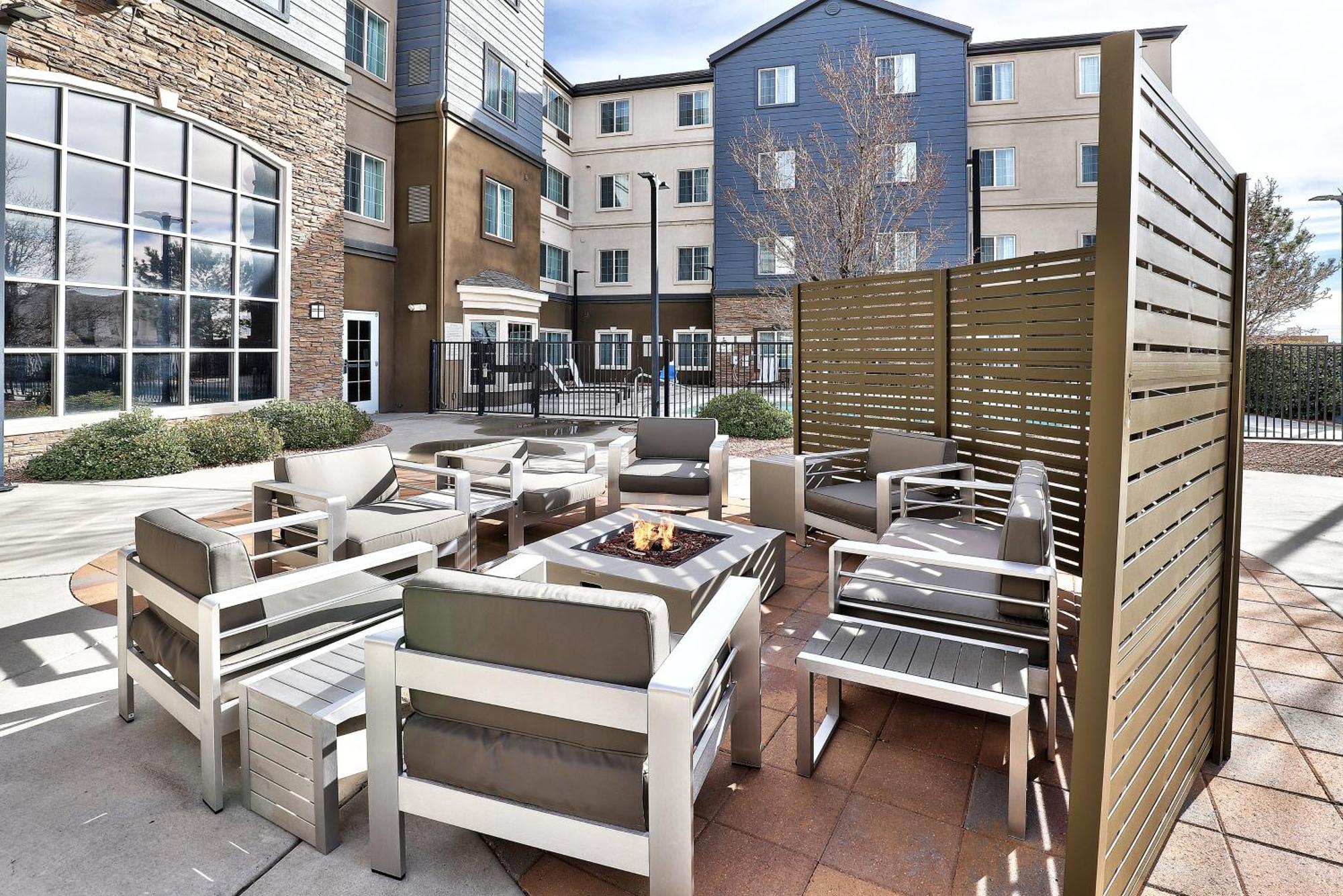 Hotel Staybridge - Airport By Ihg