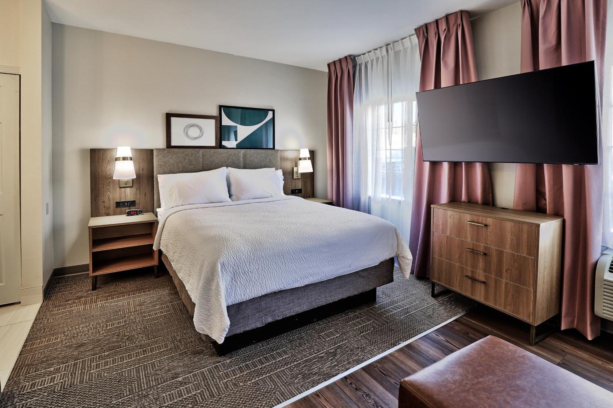 Staybridge - Airport By Ihg