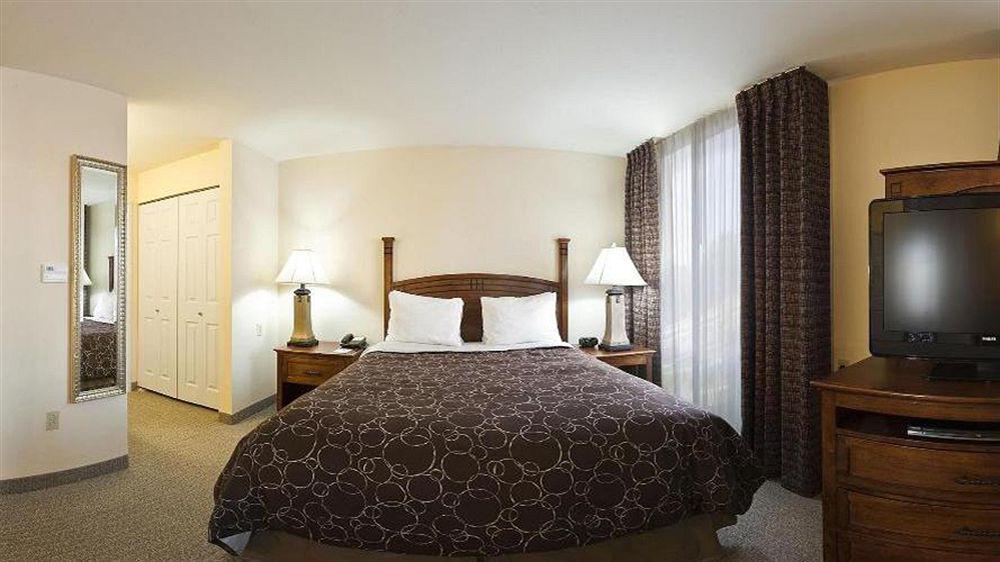 Staybridge - Airport By Ihg
