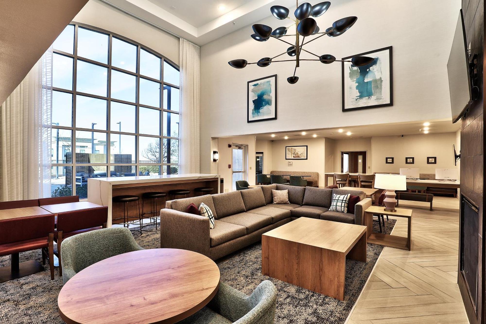 Staybridge - Airport By Ihg Hotel